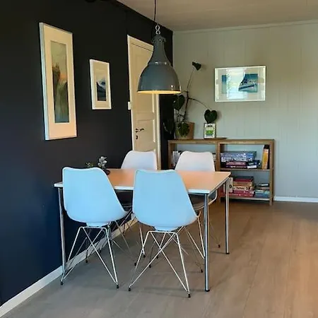 With 2 Bedrooms And A Beautiful View In Peaceful Neighborhood Appartement Tromsø