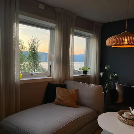 Appartement With 2 Bedrooms And A Beautiful View In Peaceful Neighborhood Tromsø